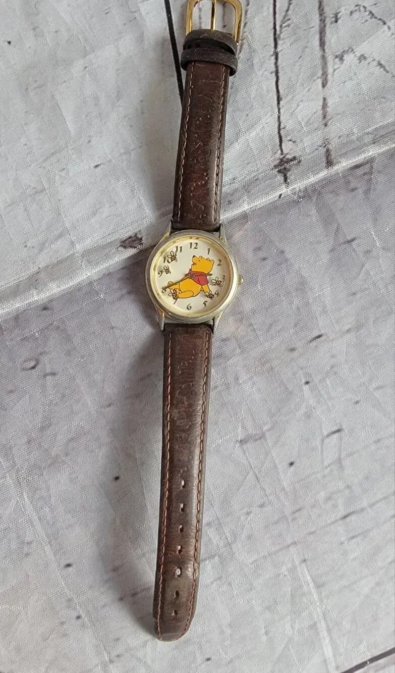 Disney Parks Winnie the Pooh Wristwatch Brown Leather Strap Steel Back Untested